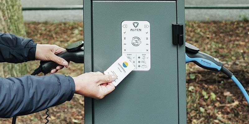 Betalning för elbilsladdning blir enklare