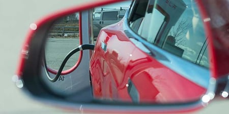 Backspegel på Tesla-bil