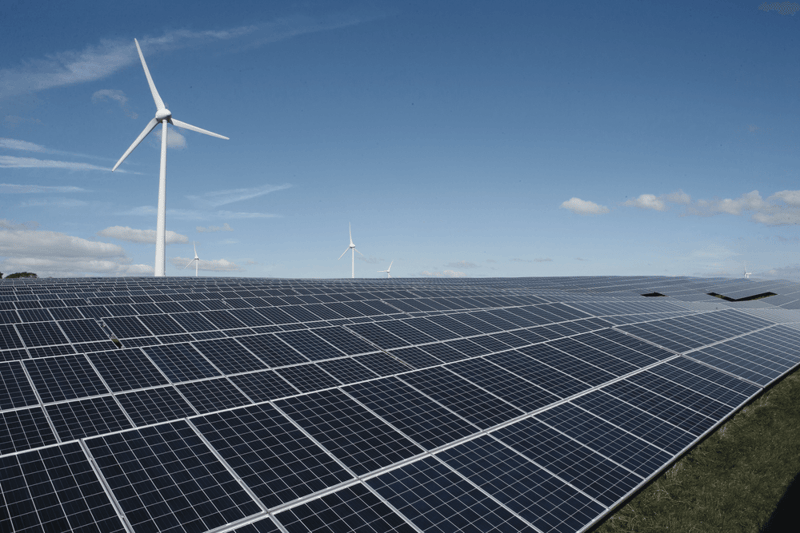fornybara energikallor i form av solkraft och vindkraft