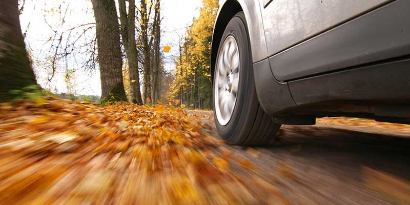 Bilköpare och lagar styr bort från förbränningsmotorn