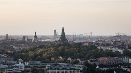 kopia- Small Screen 72 DPI-Vattenfall_brand_aerial_sthlm_city_dawn_church