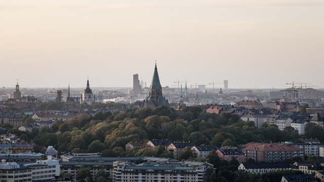 kopia- Small Screen 72 DPI-Vattenfall_brand_aerial_sthlm_city_dawn_church